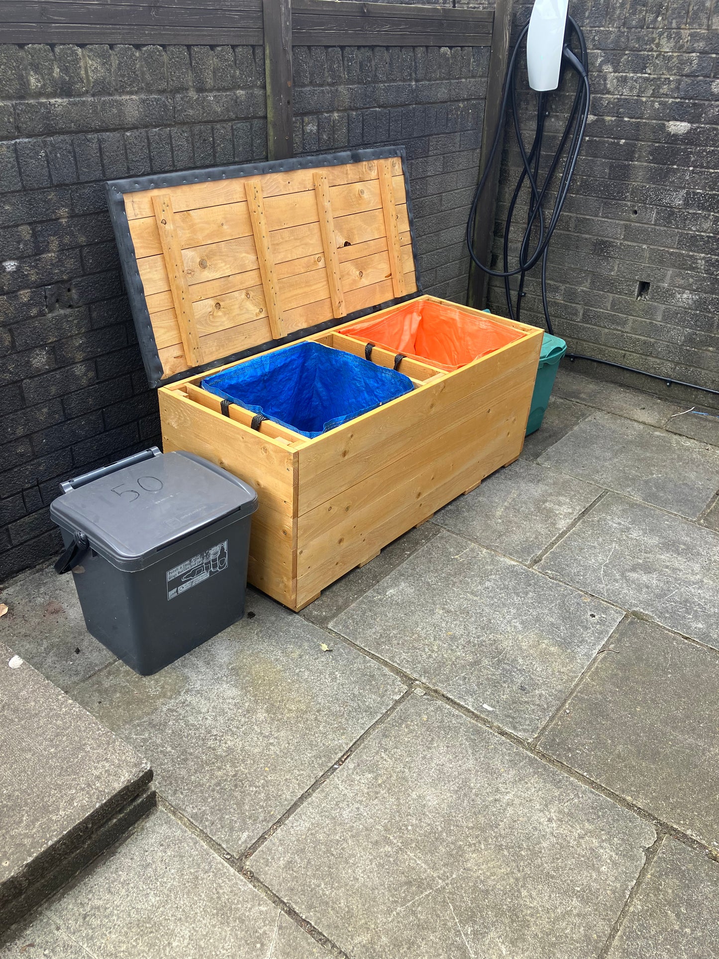 Recycling Bench with EPDM Waterproof lid