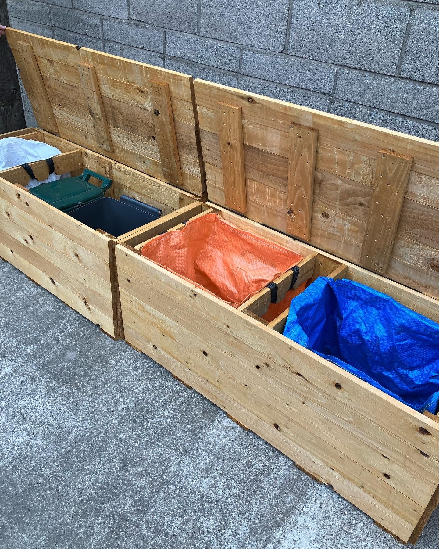 Solid Recycling Benches with Backs