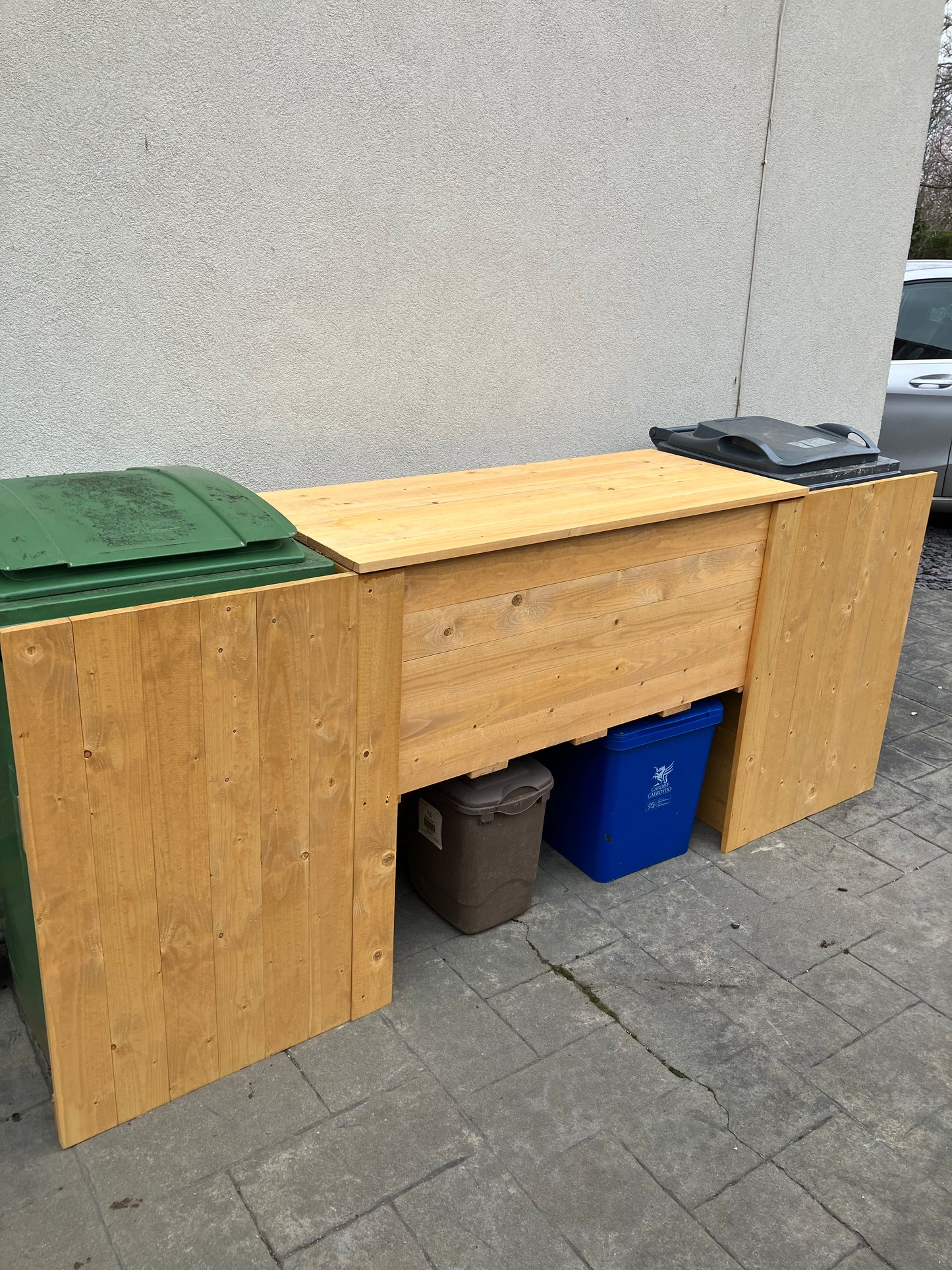 Double Decker with Wheelie Bin Screens