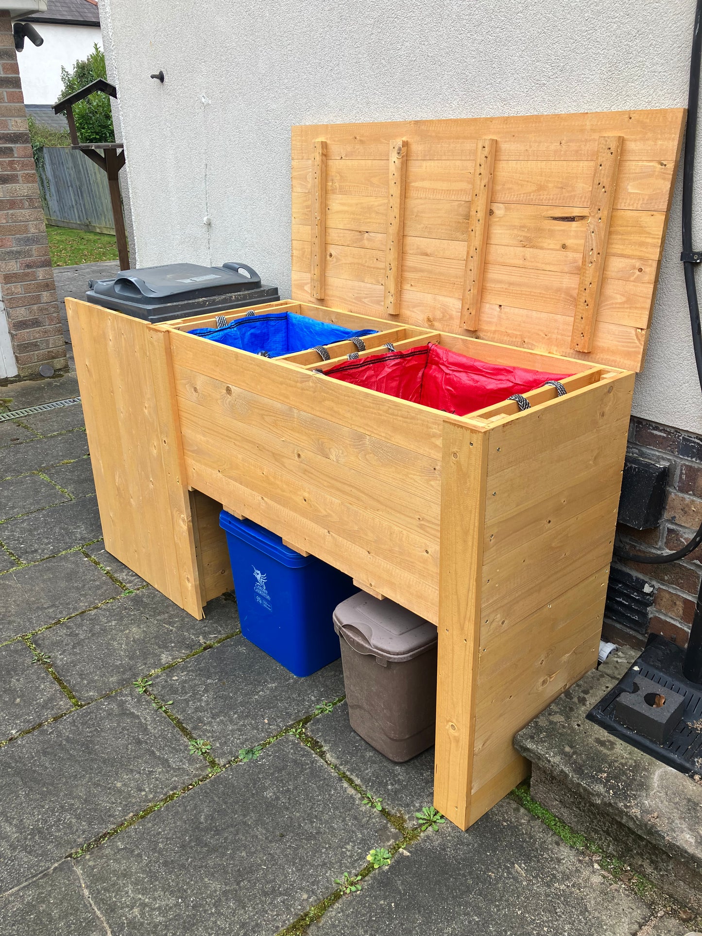 Double Decker with Wheelie Bin Screens