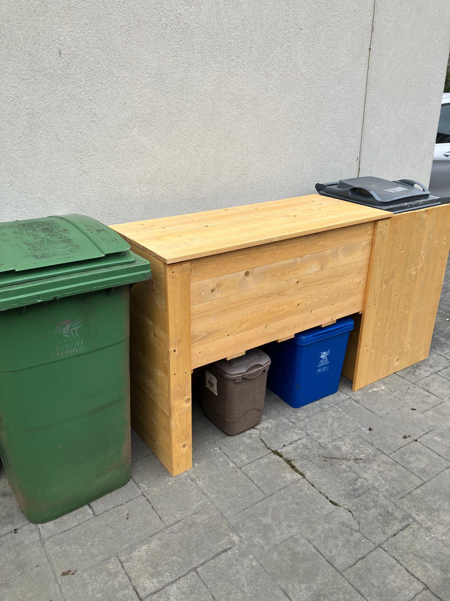 Double Decker with Wheelie Bin Screens