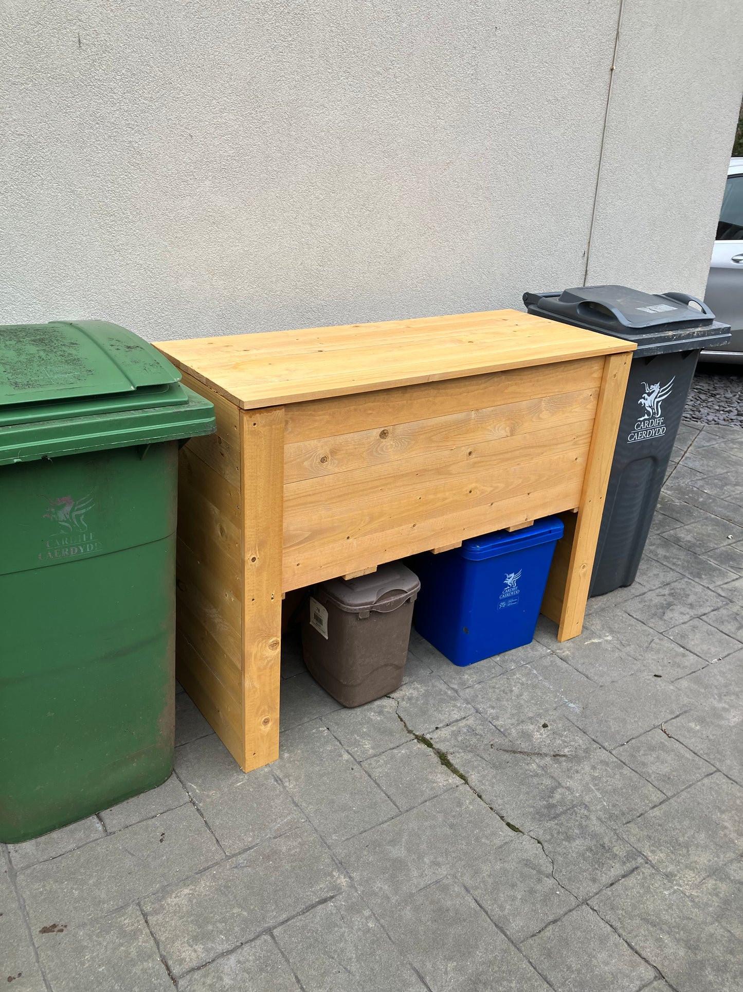 Double Decker with Wheelie Bin Screens