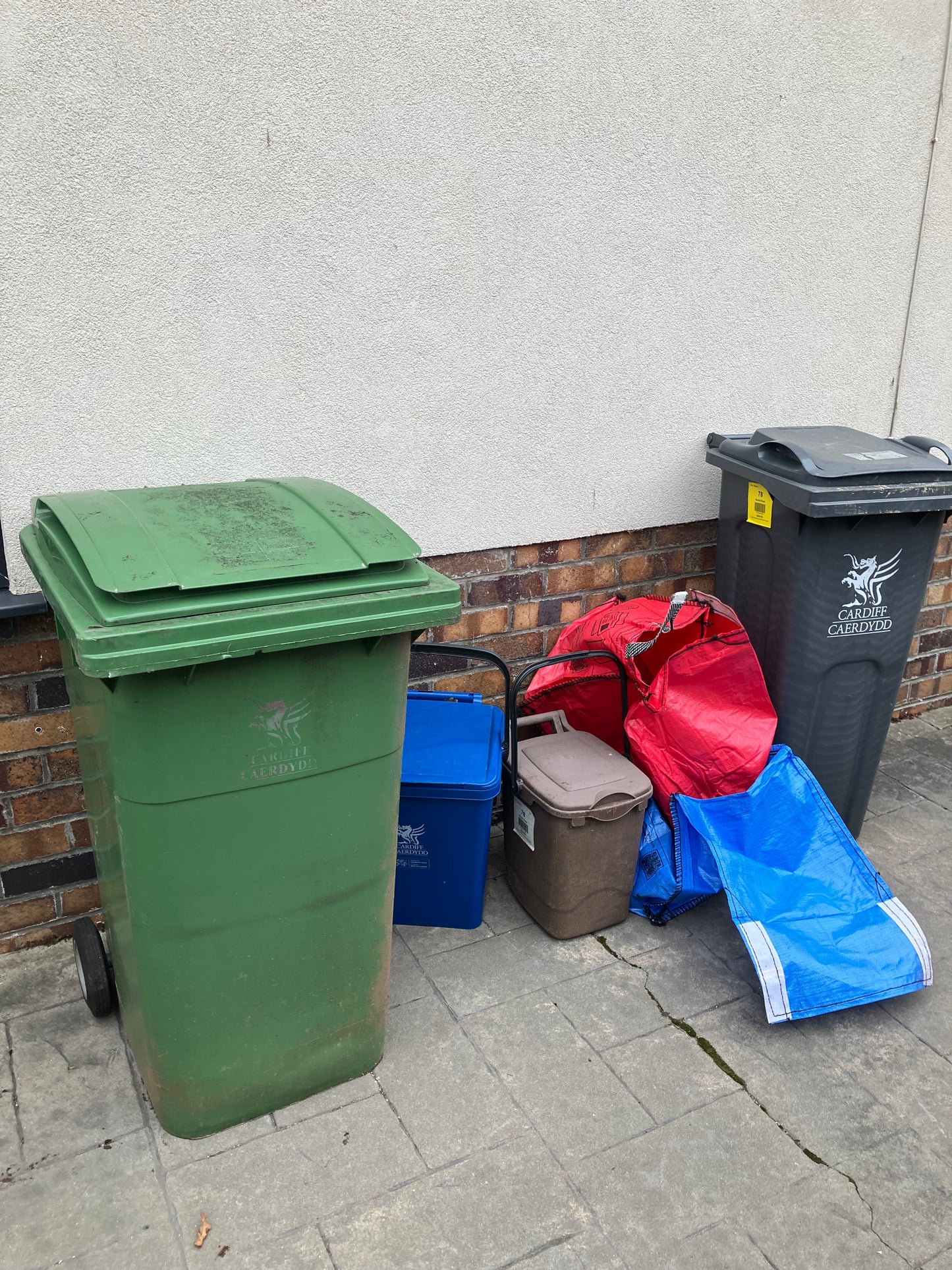 Double Decker with Wheelie Bin Screens